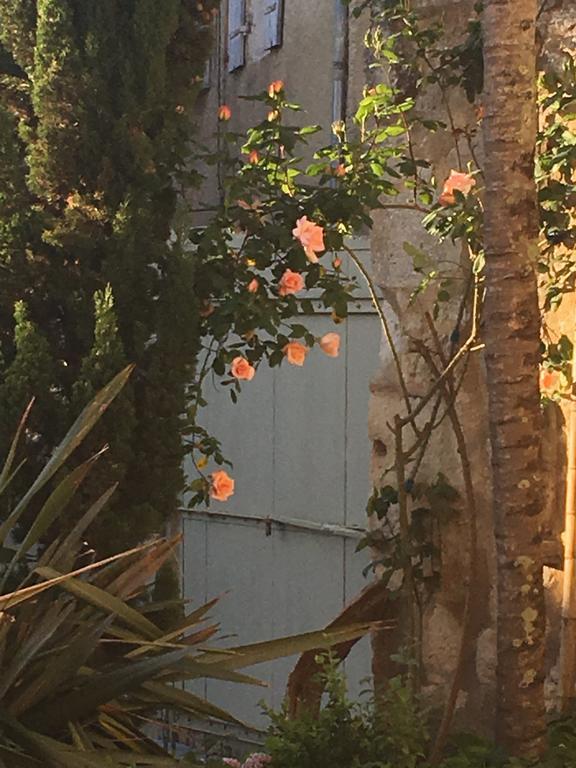 Chambres D'Hotes Le Relais Des Remparts Rions Exterior photo