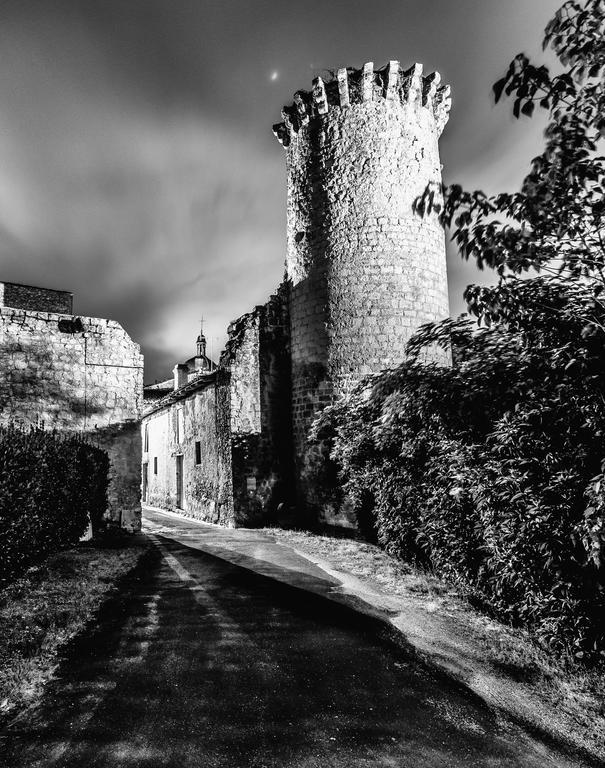 Chambres D'Hotes Le Relais Des Remparts Rions Exterior photo